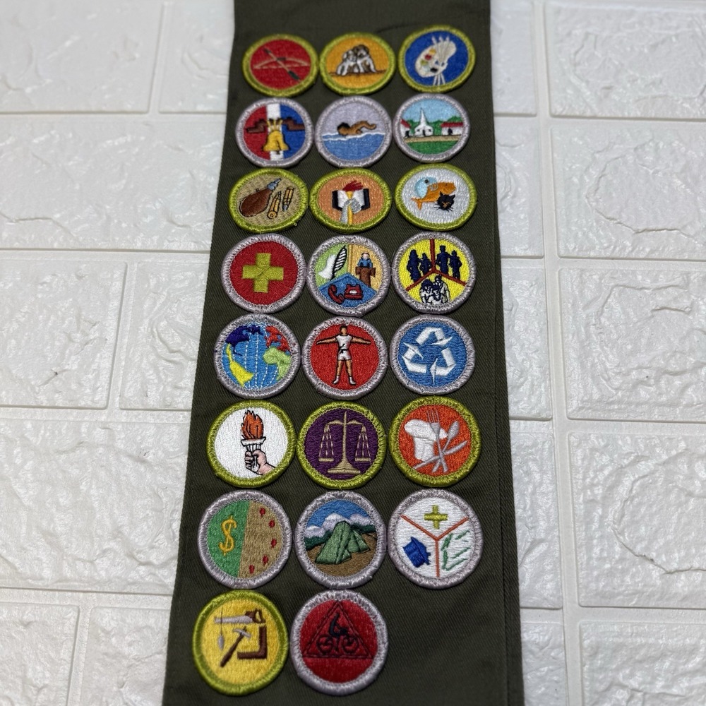Boy Scouts of America Merit Badge Sash Green Excellent 23 Badges BSA